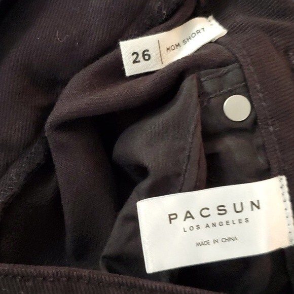 NWT PACSUN BLACK MOM JEAN DENIM SHORTS TIE BELT HIGH WAIST FRAYED BOTTOM SIZE 26 - Picture 7 of 9